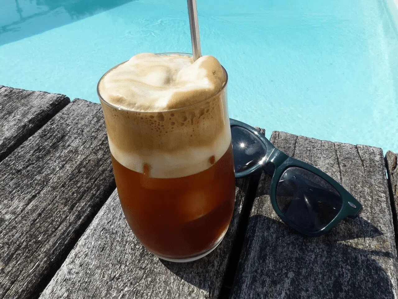 café frappé grec riche en mousse